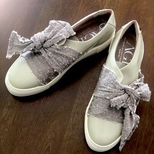 Like New Attilio Giusti Leombruni Bow Sneakers